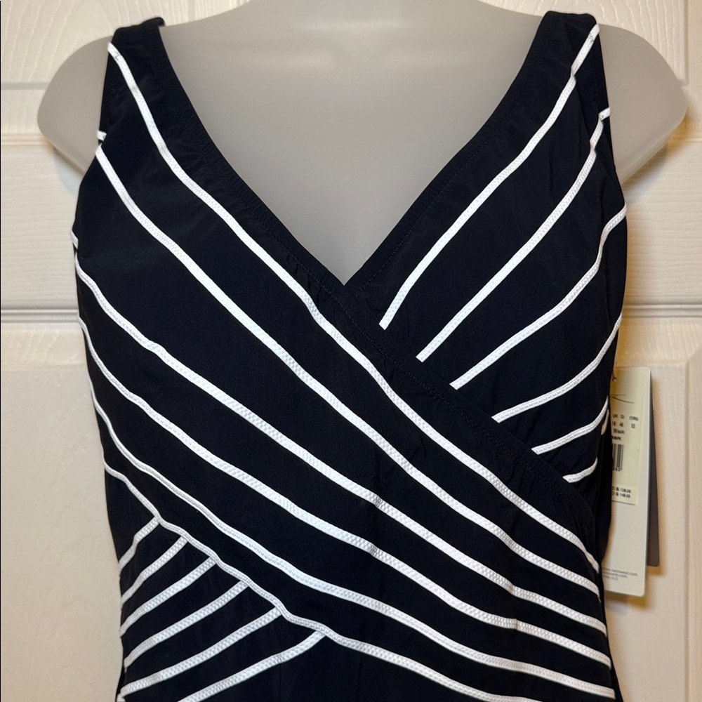 Gottex Women's Black & White One-Piece Swimsuit Size 16 - Picture 6 of 14